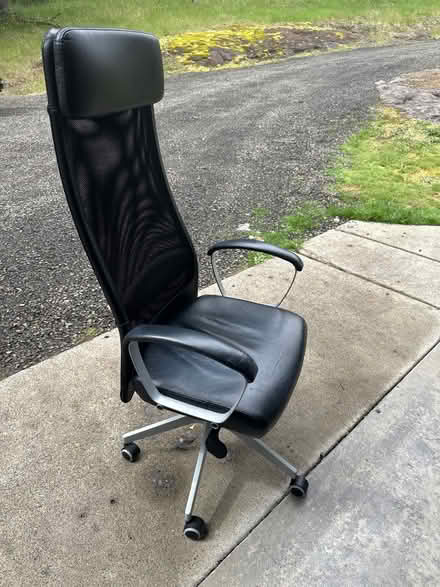 Photo of free Desk chair (Camas) #3