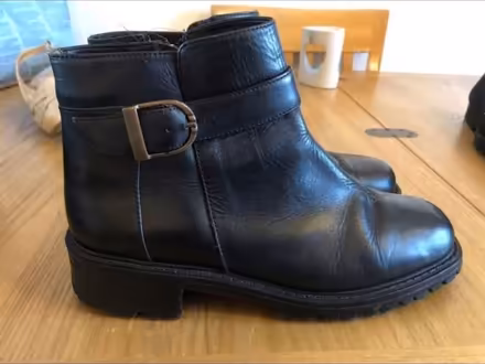 Photo of free Black ankle boots size 6.5 (Cheshunt En8) #2