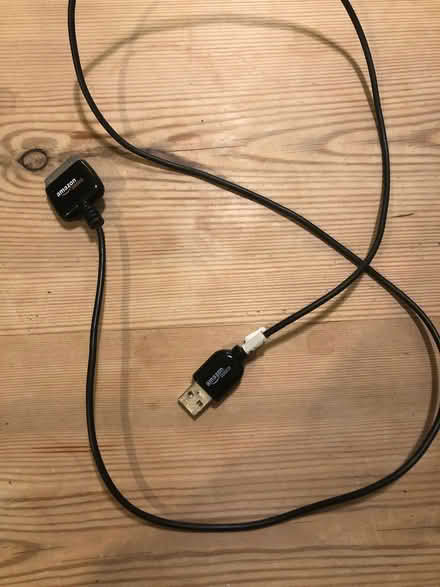 Photo of free Old style Apple charge lead (IP1) #1
