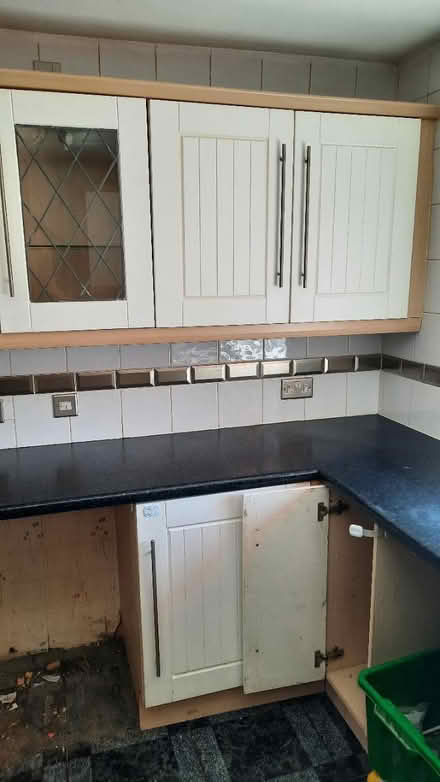Photo of free Kitchen cupboards (LU5 5) #2