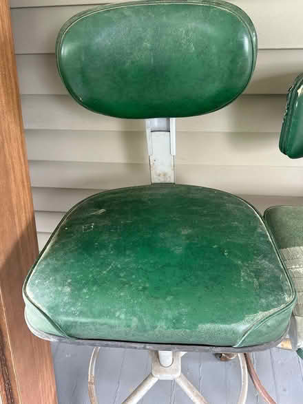 Photo of free stools (North side) #1