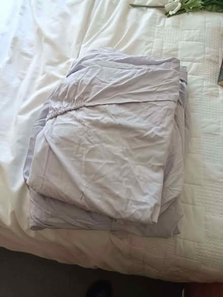 Photo of free lavender coloured fitted sheet & valance (Brookhouse LA2) #1