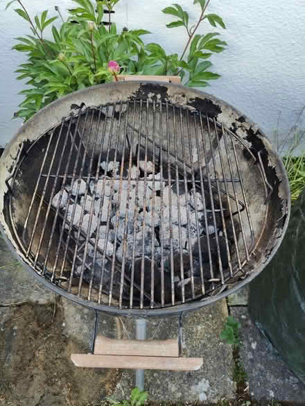 Photo of free Weber BBQ small needs a clean (Cowley OX4) #2