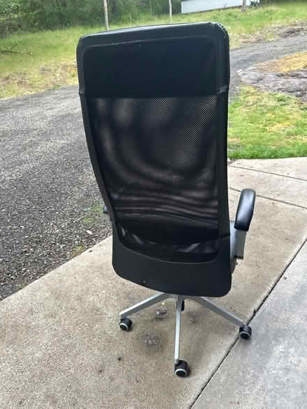 Photo of free Desk chair (Camas) #2