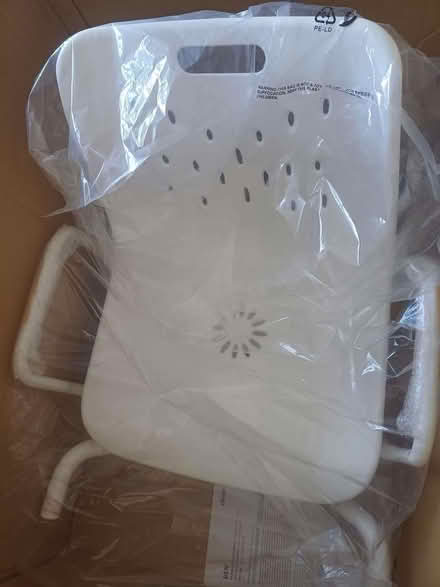 Photo of free Brand new, swivelling bath seat (hitchin) #1