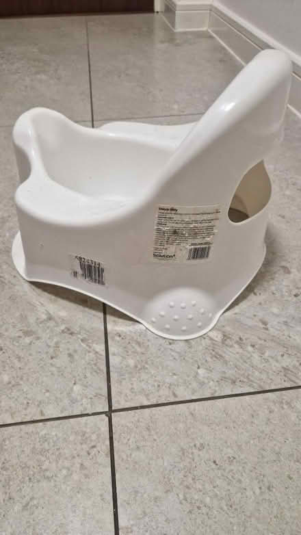 Photo of free Potty Seat, barely used (Chelmsford CM1) #3