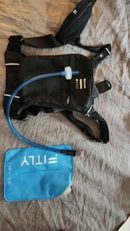 Photo of free Fitly small running water pack (Jamaica/Kew Gardens, Queens) #1
