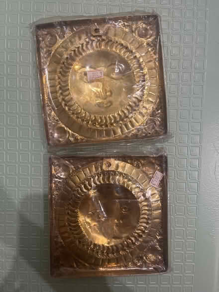 Photo of free Gold coloured metal ornaments (Tooting SW17) #4