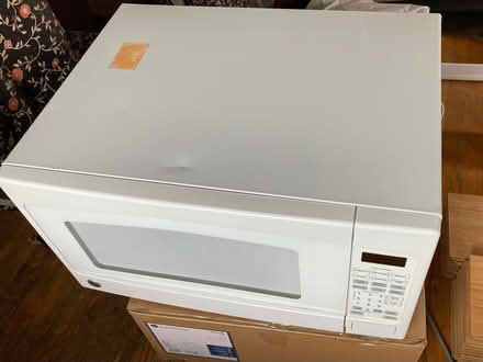 Photo of free Countertop microwave (Winsted) #1