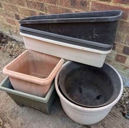 Photo of free Plastic pots and troughs (Linslade LU7) #1