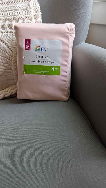 Photo of free Brand new sheets for double bed (Old Oakville near Lakeshore) #2