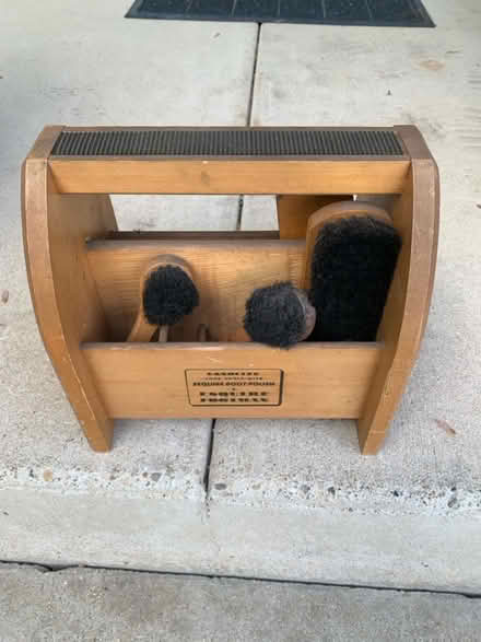 Photo of free Shoe shine caddy (Aurora near Eola & NY) #1