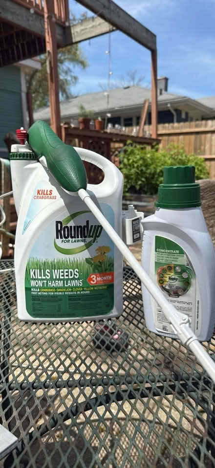 Photo of free Roundup for lawns (Grayslake downtown) #1
