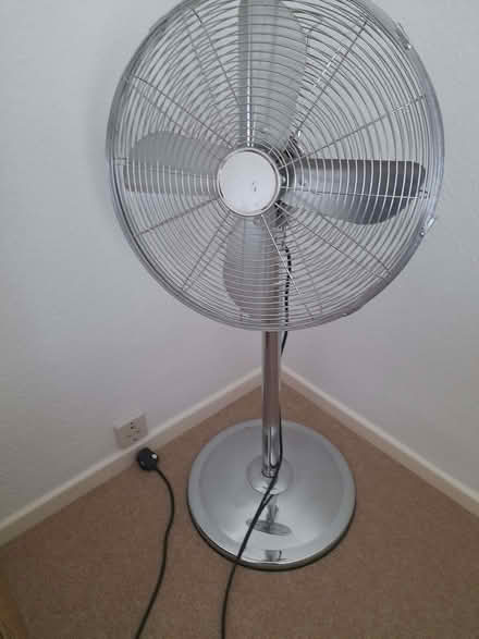 Photo of free Floor fan (Elmhurst WS13) #1