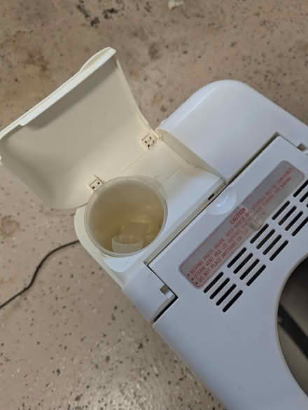 Photo of free Zojirushi automatic bread maker (Cupertino Public Library) #2