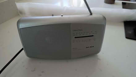 Photo of free FM/MW/LW Radio, Mains or Battery (Stanford in the Vale SN7) #1