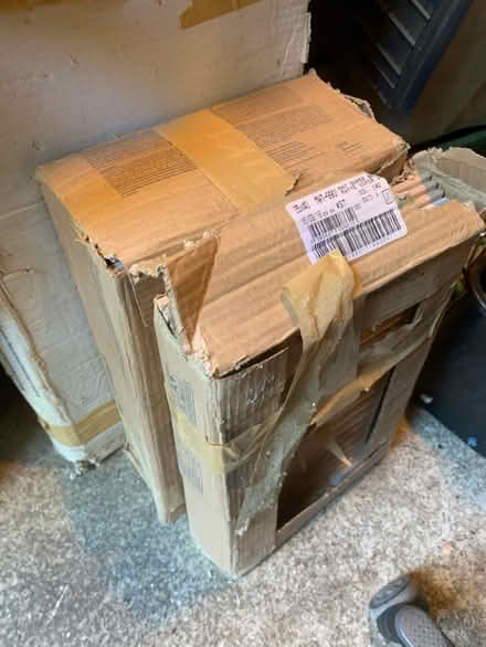 Photo of free White tiles (Ashingdon SS4) #4