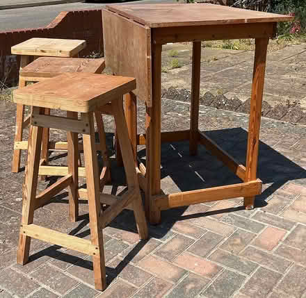 Photo of free High Table and 3 stools (Exmouth EX8) #4