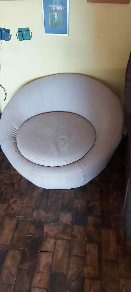Photo of free Small round chair (Cliburn CA10) #1