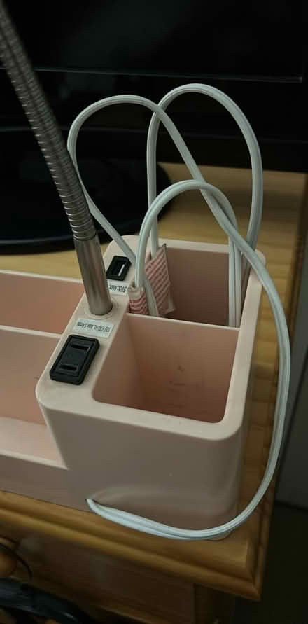 Photo of free Pink desk lamp (Reseda) #1