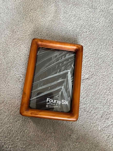 Photo of free Curved wooden photo frame 4x6 (Ashtead KT21) #1