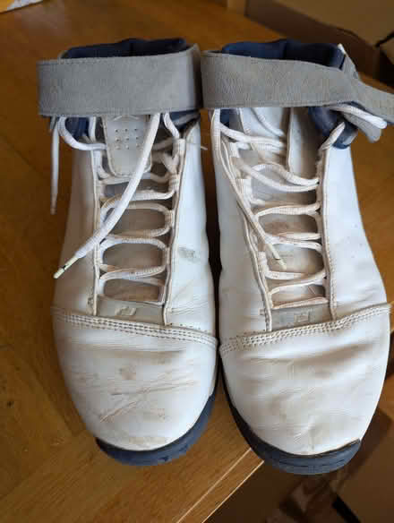 Photo of free Basketball boots size 9 (Dunkerton BA2) #1