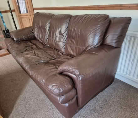 Photo of free Leather 3 seater sofa (and optionally matching armchair) (Charlton OX12) #2