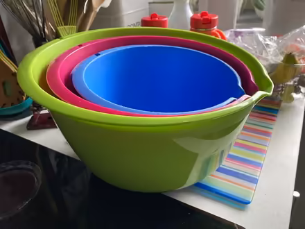 Photo of free Nesting plastic mixing bowls (Eltham, SE9) #2
