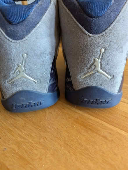 Photo of free Basketball boots size 9 (Dunkerton BA2) #3