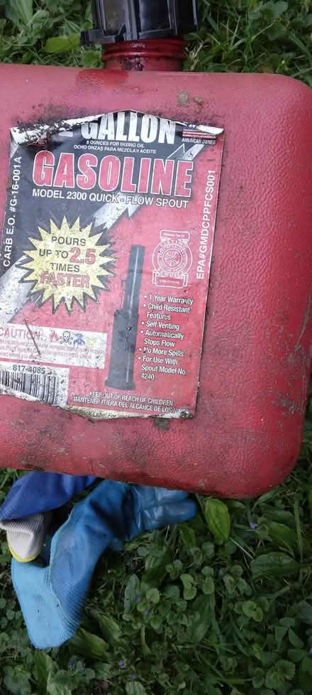 Photo of free Plastic Gas Containers (Hyde Park, near Greenfields) #2