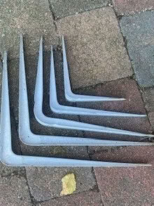 Photo of free metal brackets (Spital CH63) #1