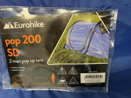 Photo of free TENT – 2-person, pop-up tent – NEW (Hove BN3) #4