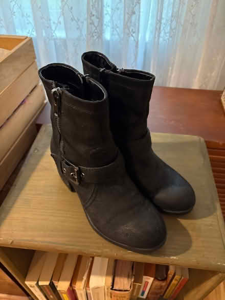 Photo of free Size 6 vegan black boots (Ossining) #1