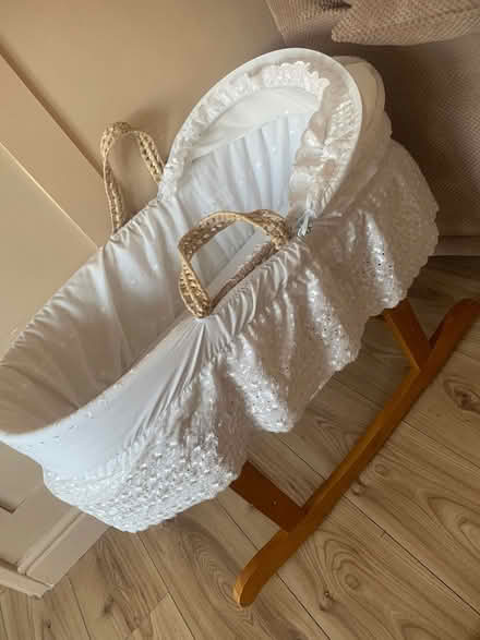 Photo of free Moses basket (Ch46 9rn) #2