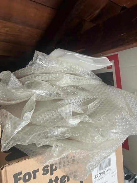 Photo of free bubblewrap (Hawthorne) #2