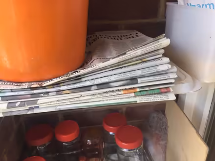 Photo of free A pile of newspapers. (GU14) #2