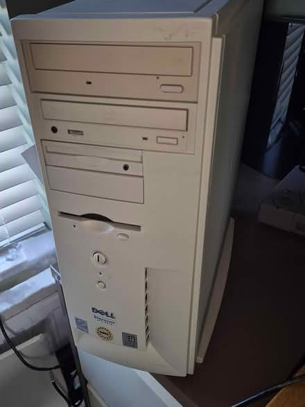 Photo of Old Dell PC motherboard (Swindon SN2) #1