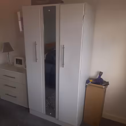 Photo of free Table chest of drawers bed wardrobe (Dublin 13) #4