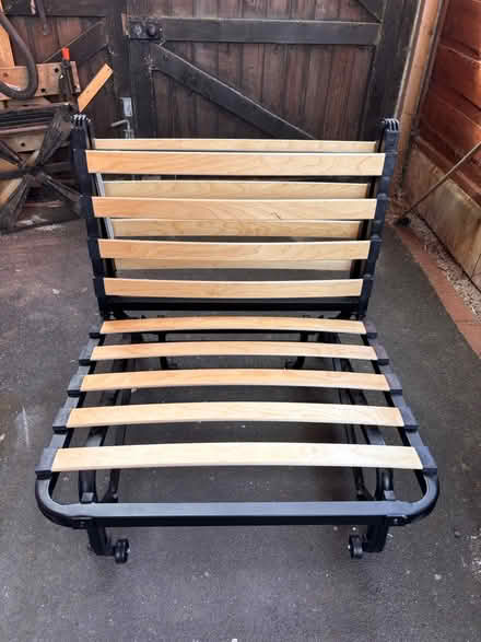 Photo of free funton single bed (OL7 ashton under lyne) #1