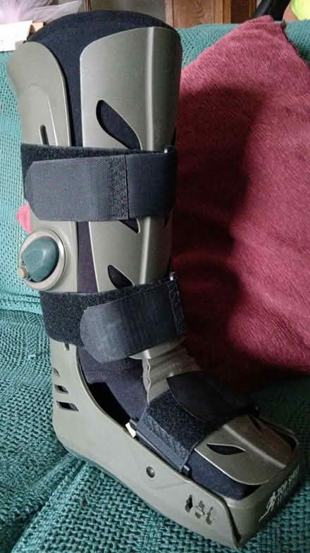 Photo of free Medical boot, for fractured ankle (Magnolia 98199) #4