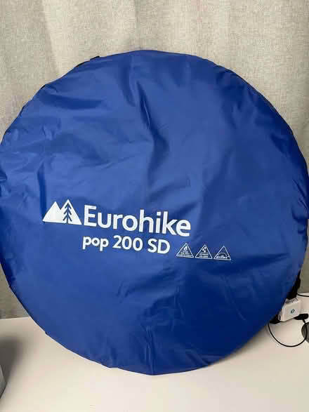Photo of free TENT – 2-person, pop-up tent – NEW (Hove BN3) #3