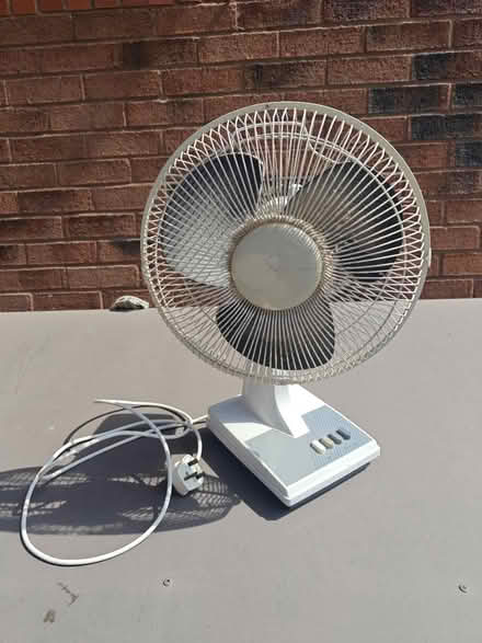 Photo of free Desk top oscillating fan (Ramsbottom) #1