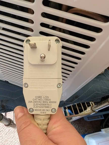 Photo of free Large room window AC - 20 AMP (Montavilla (SE 84th Ave)) #2