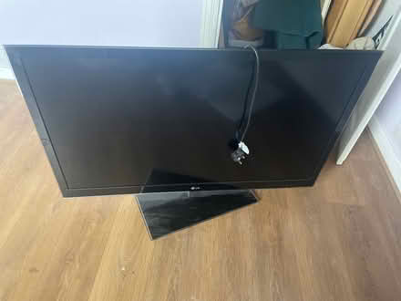 Photo of free Large tv fully working (SW20) #1
