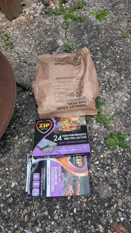 Photo of free Instant charcoal + starter cubes (RG1, reading) #1