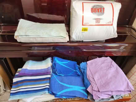 Photo of free New Single Duvet and preowned bedding (Radbrook Green SY3) #1