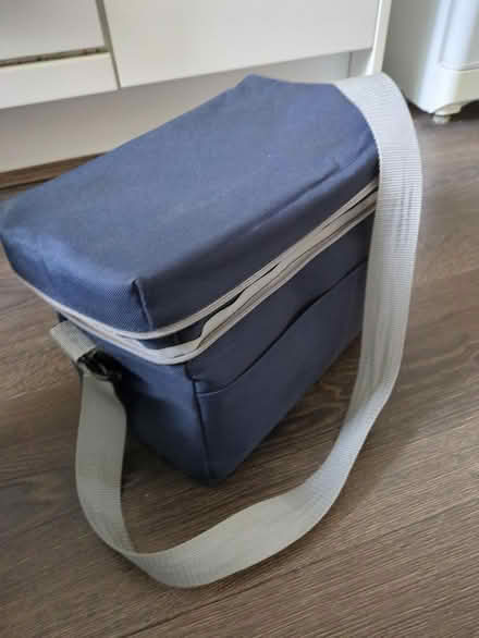 Photo of free Small picnic bag (Ware SG12) #1