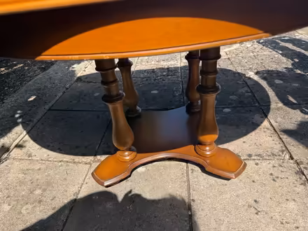 Photo of free Round table (GL3 Gloucester) #2
