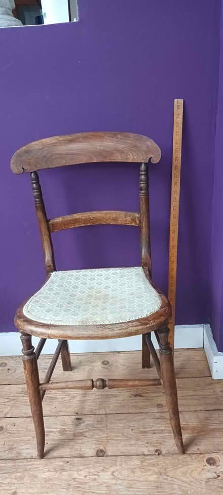 Photo of free Antique chair (chingford E4) #1
