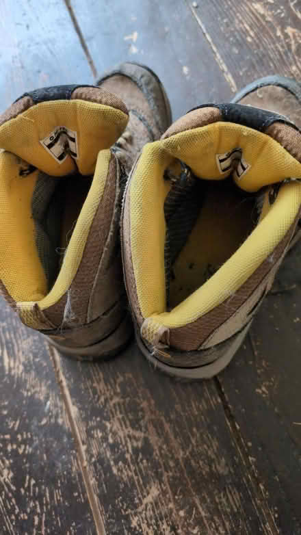 Photo of free Hi-Tec walking boots size 5 (Kenilworth CV8) #2